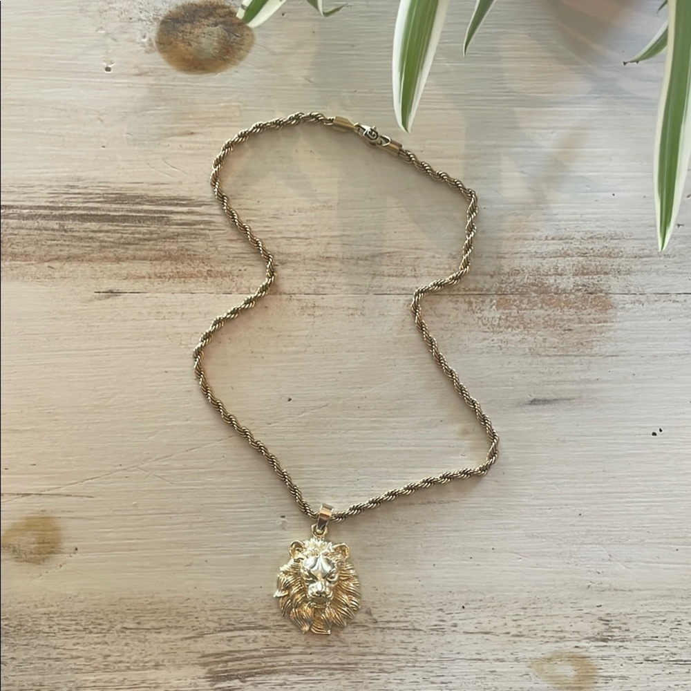 Gold Lion Pendant and Twisted Chain